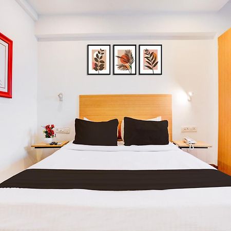 Hotel Super Townhouse Khar The Unicontinental Bombaj Zewnętrze zdjęcie
