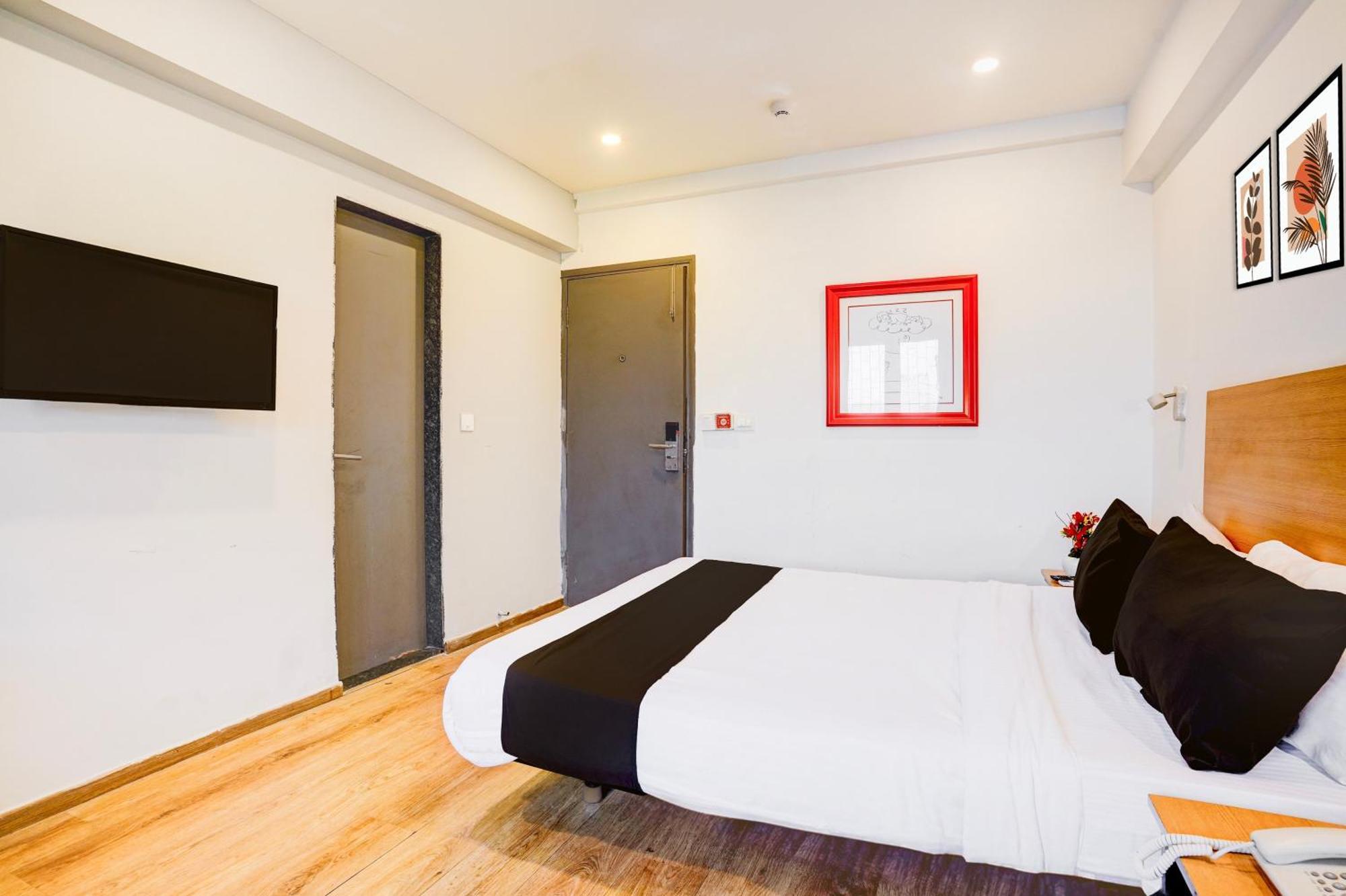 Hotel Super Townhouse Khar The Unicontinental Bombaj Zewnętrze zdjęcie
