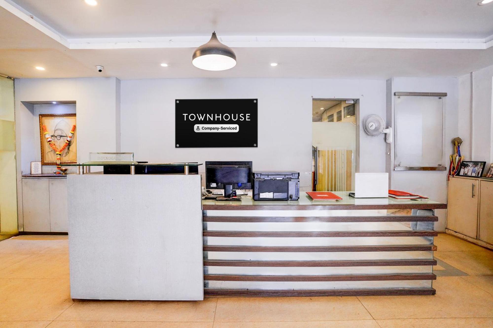 Hotel Super Townhouse Khar The Unicontinental Bombaj Zewnętrze zdjęcie