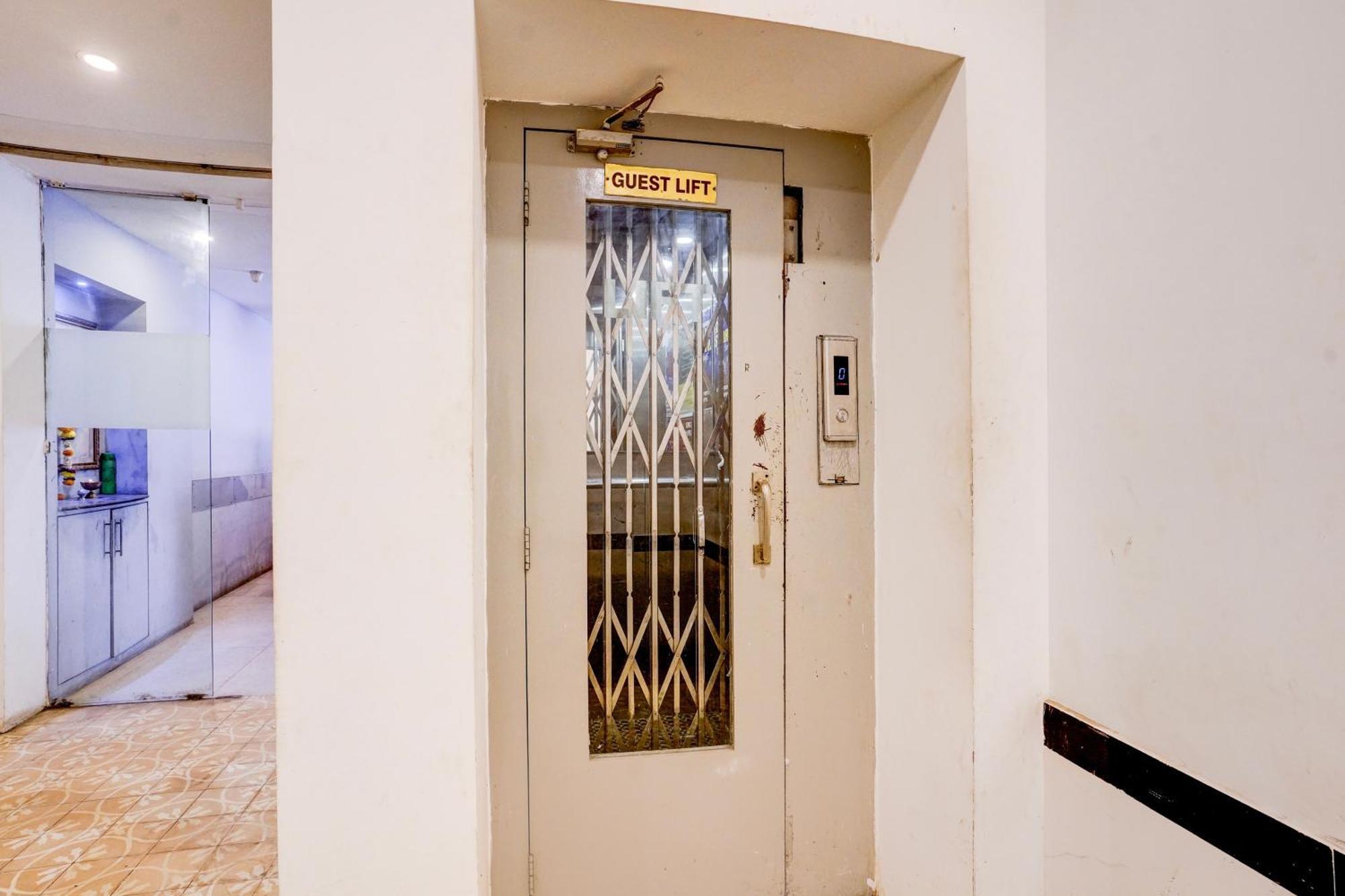 Hotel Super Townhouse Khar The Unicontinental Bombaj Zewnętrze zdjęcie